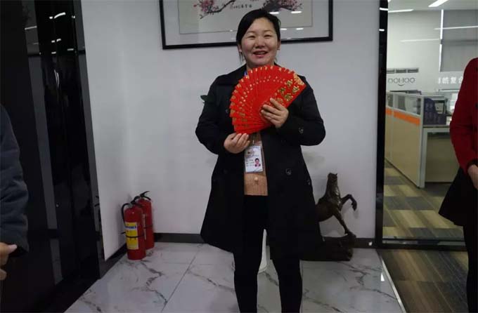 廣東博皓派發女神節的節日禮物-1