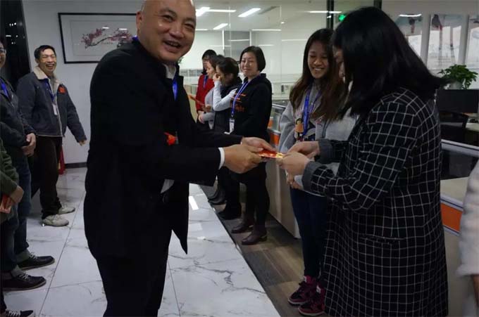 廣東博皓派發女神節的節日禮物-2