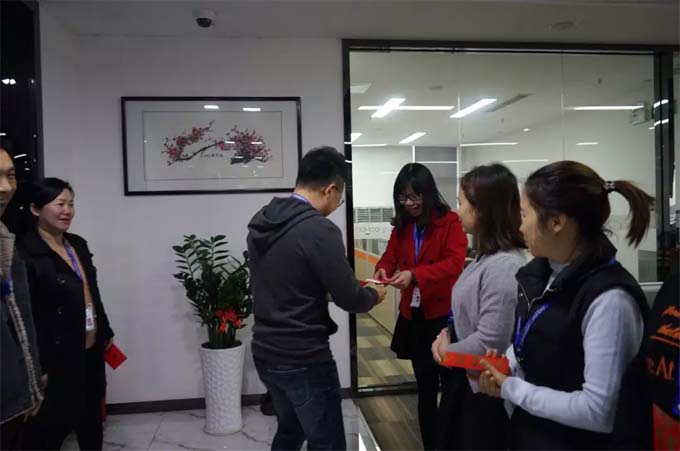 廣東博皓派發女神節的節日禮物-3