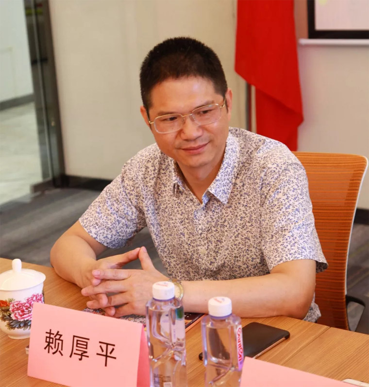 廣東博皓復合材料有限公司董事長、廣東省贛州商會常務副會長、廣東省上猶商會會長賴厚平