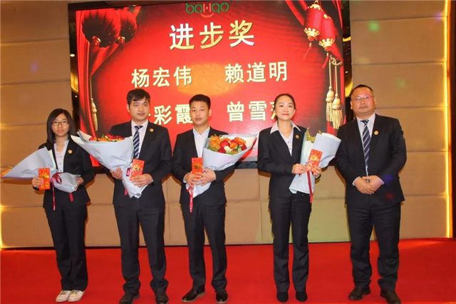 進步獎(從左至右):朱彩霞、楊宏偉、賴道明、曾雪萍