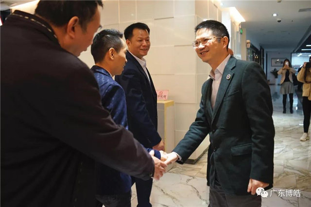 廣東省江西崇義商會執(zhí)行會長張裕愛一行到廣東博皓復合材料有限公司交流學習 -2